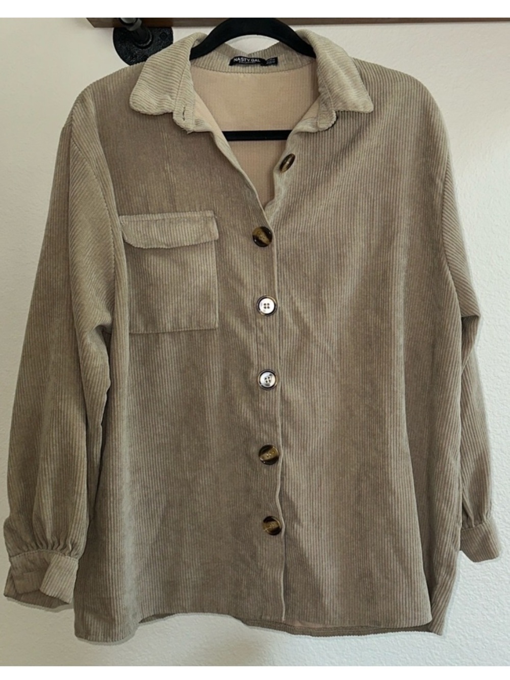Nasty Gal Size 4 Women's button-down shirt